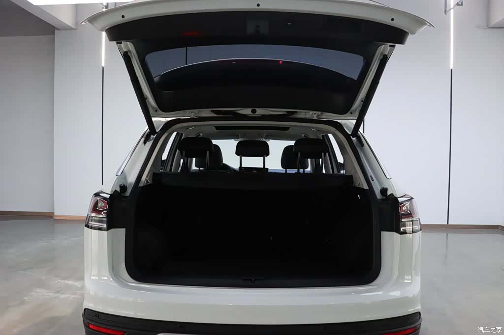 Volkswagen Tayron, 2023 26