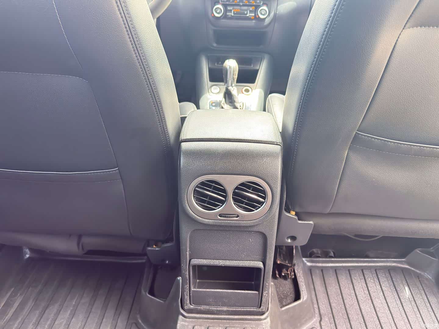 Volkswagen CC, 2012 9