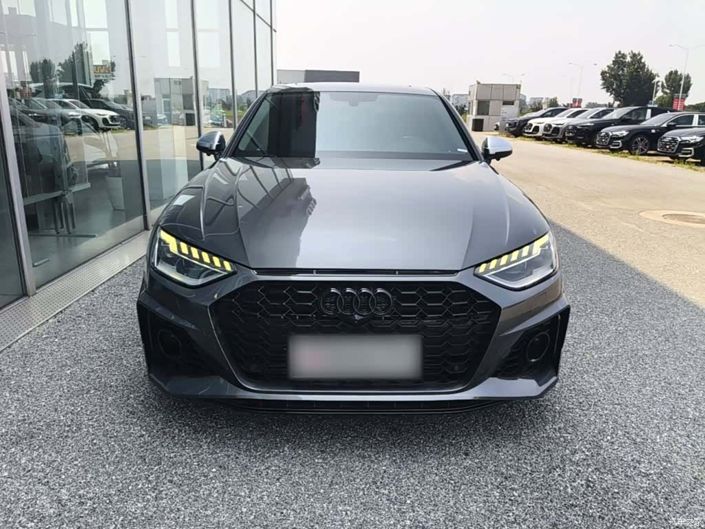 Audi A4L, 2021 3