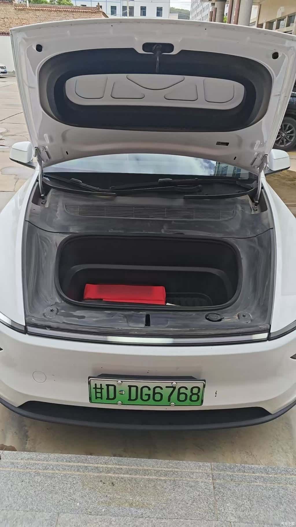 Tesla Model Y, 2025 21