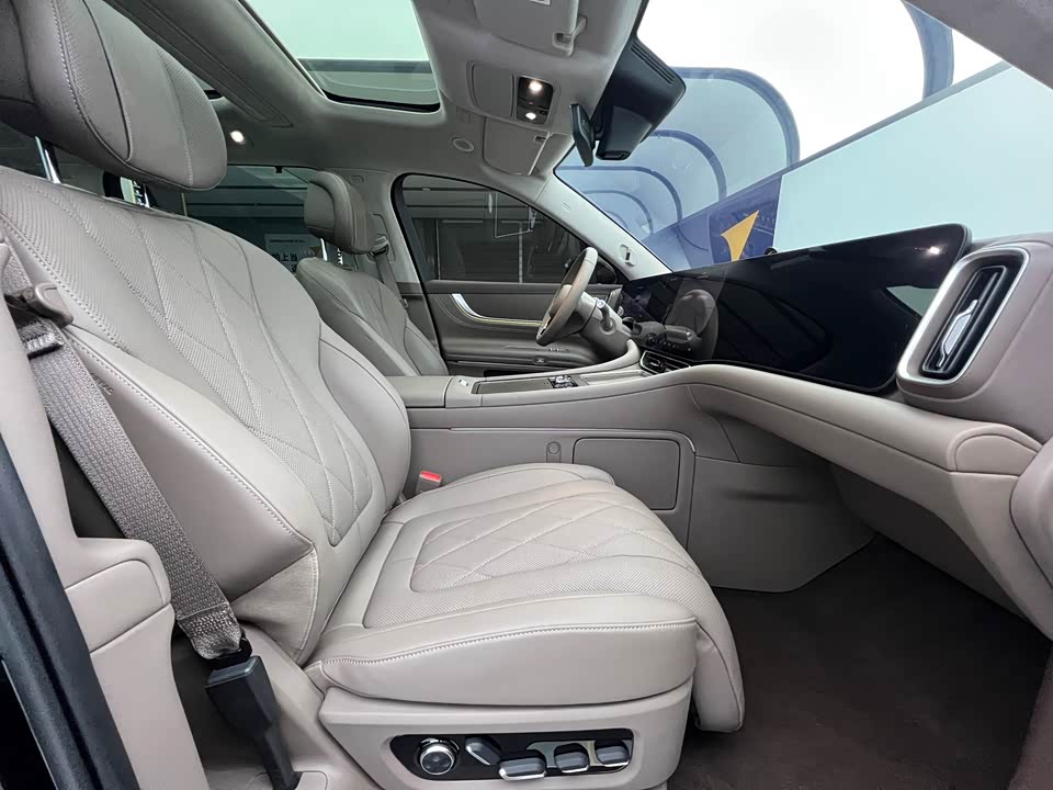 AITO Ask the world M9