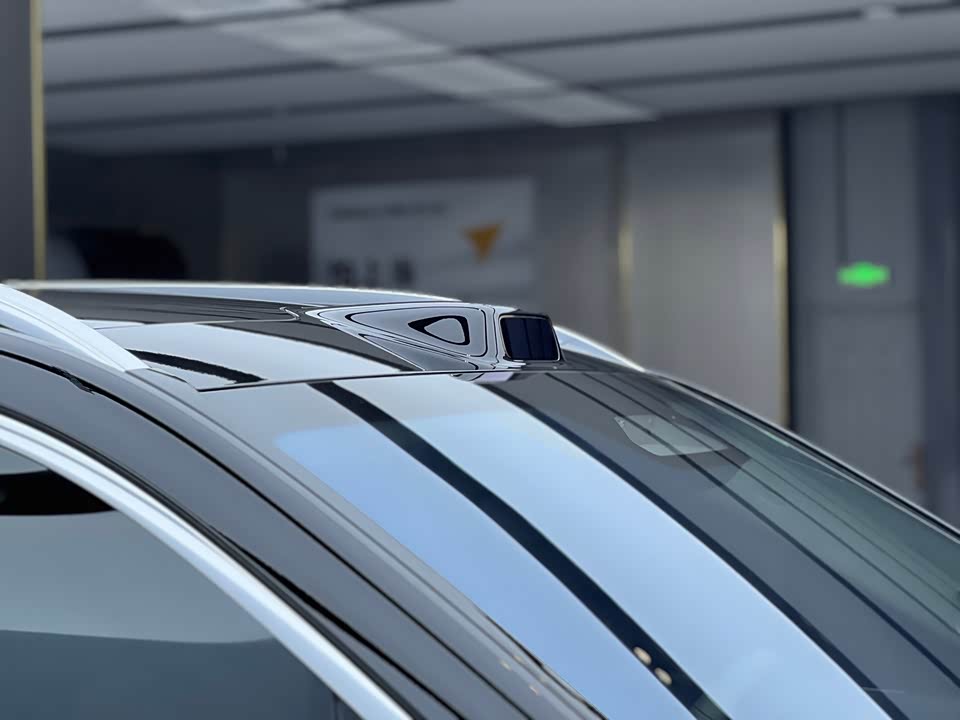 AITO Ask the world M9