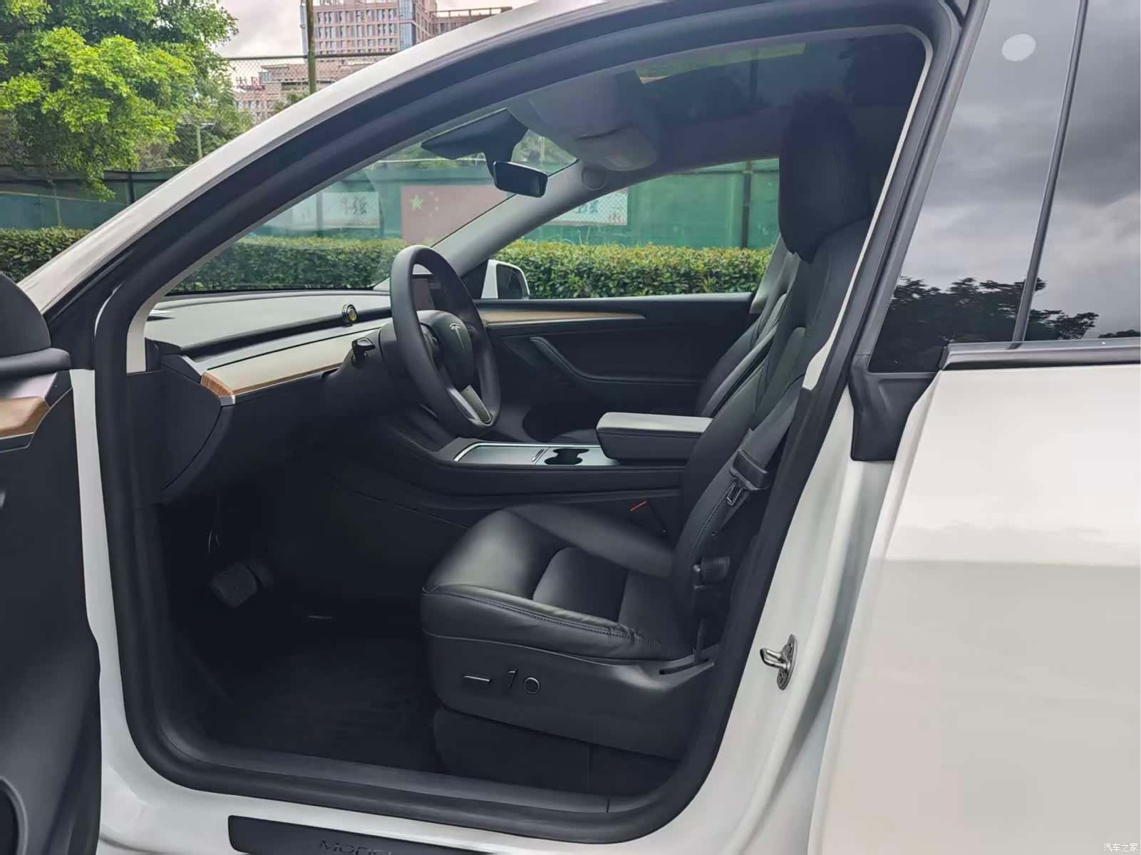 Tesla Model Y, 2021 4