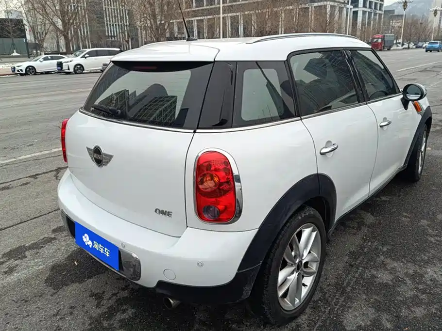 MINI COUNTRYMAN