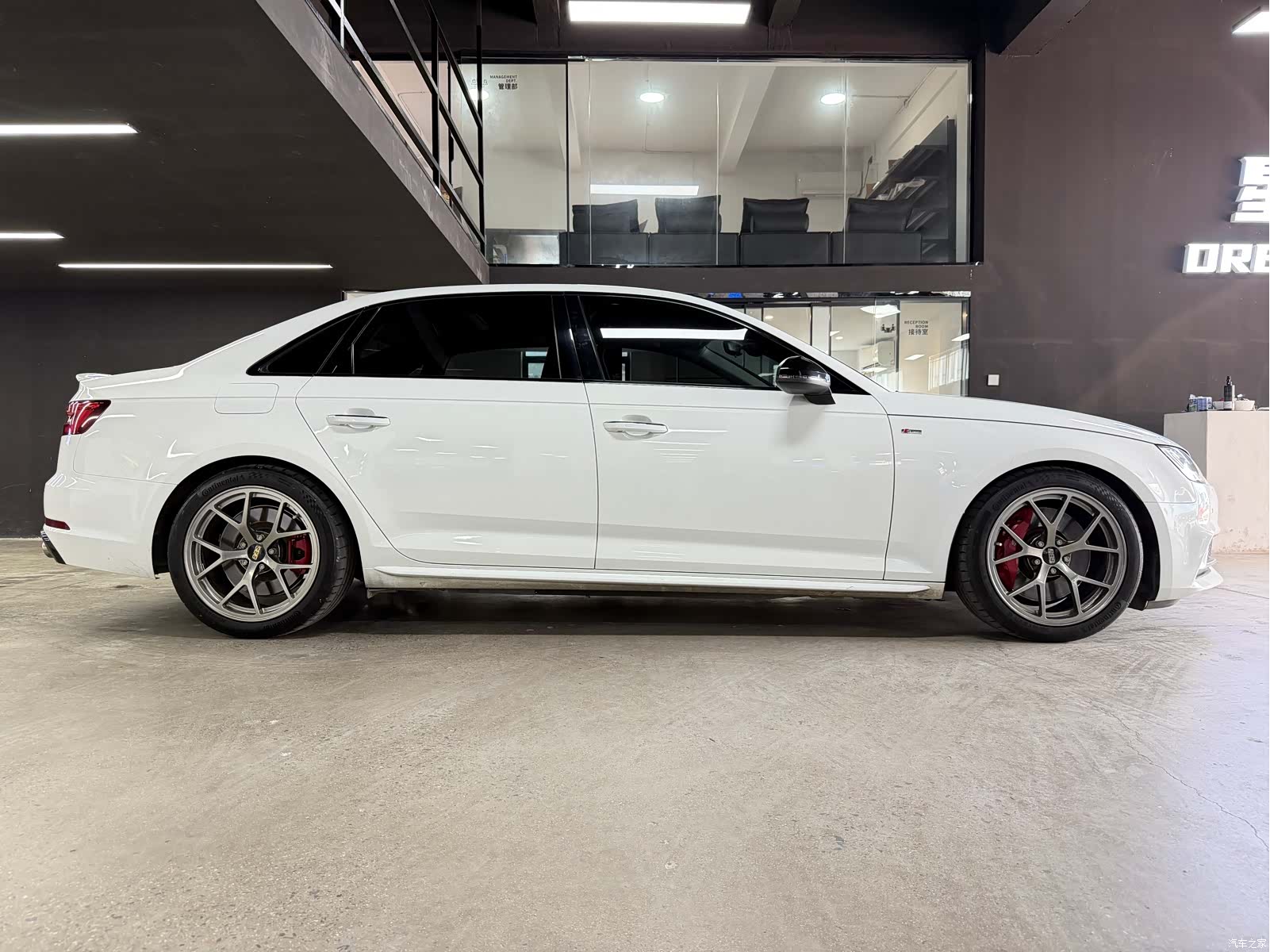 Audi A4L, 2018 10