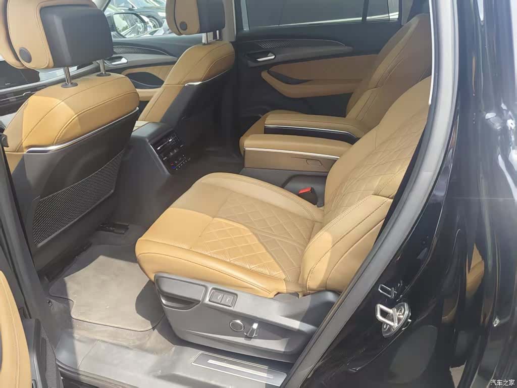 Audi Q6, 2024 4