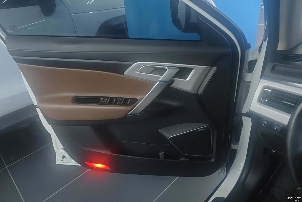 Geely Boyue, 2017 7