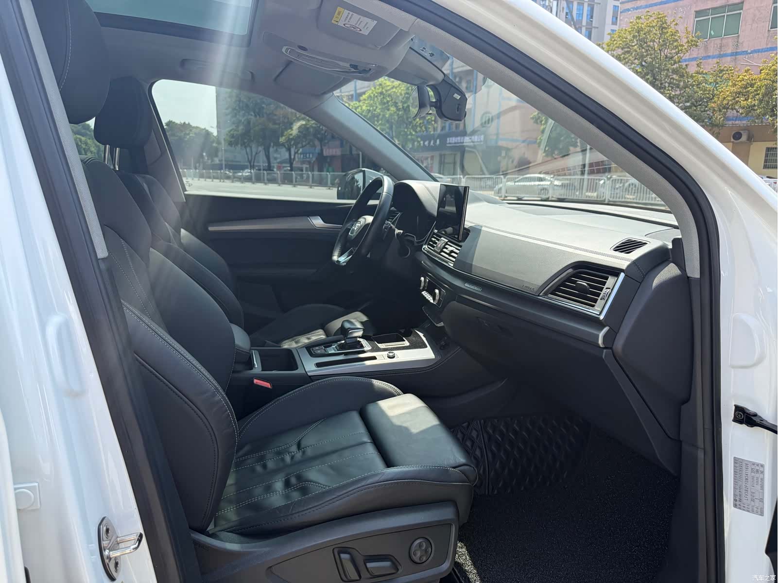 Audi Q5L, 2021 11