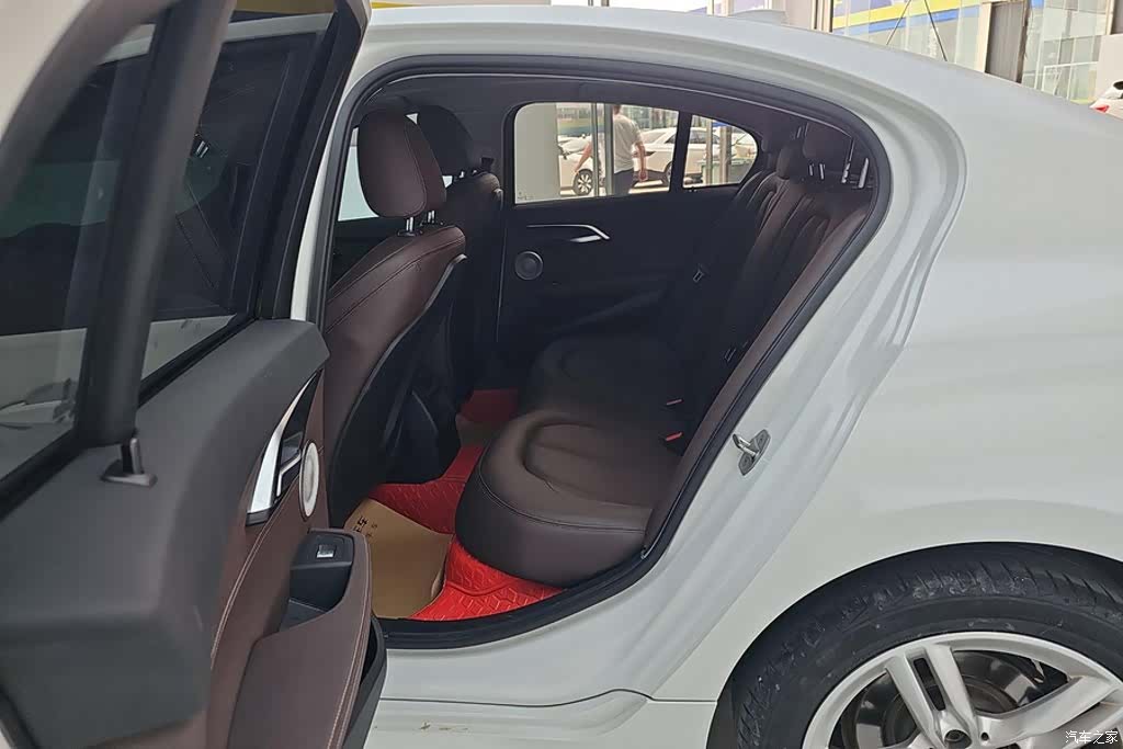 BMW 1 Series, 2022 11