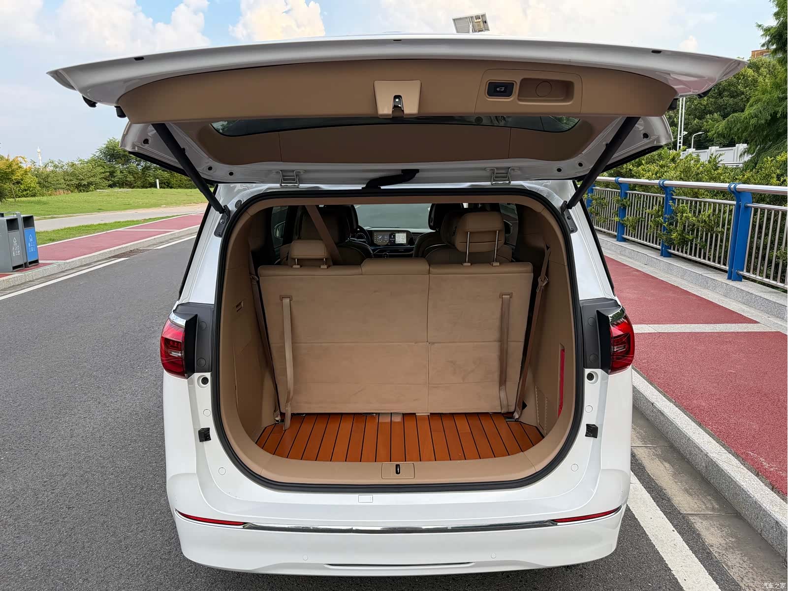 Buick GL8, 2020 7