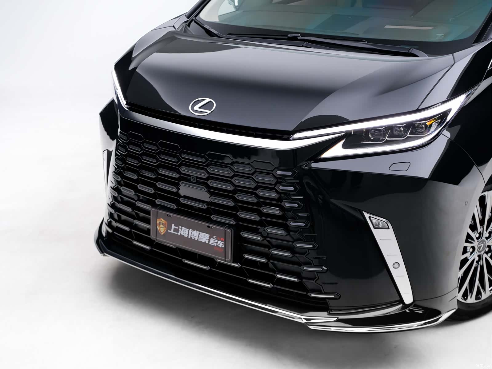 Lexus LM, 2026 4