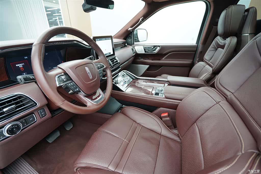 Lincoln Navigator, 2022 3