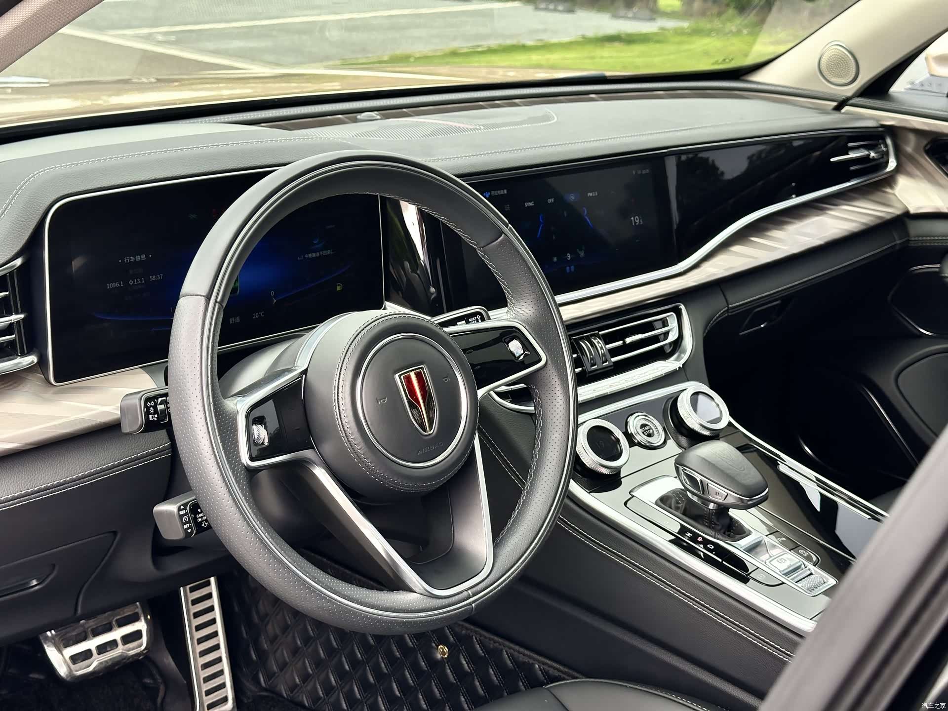 Hongqi H9, 2022 8