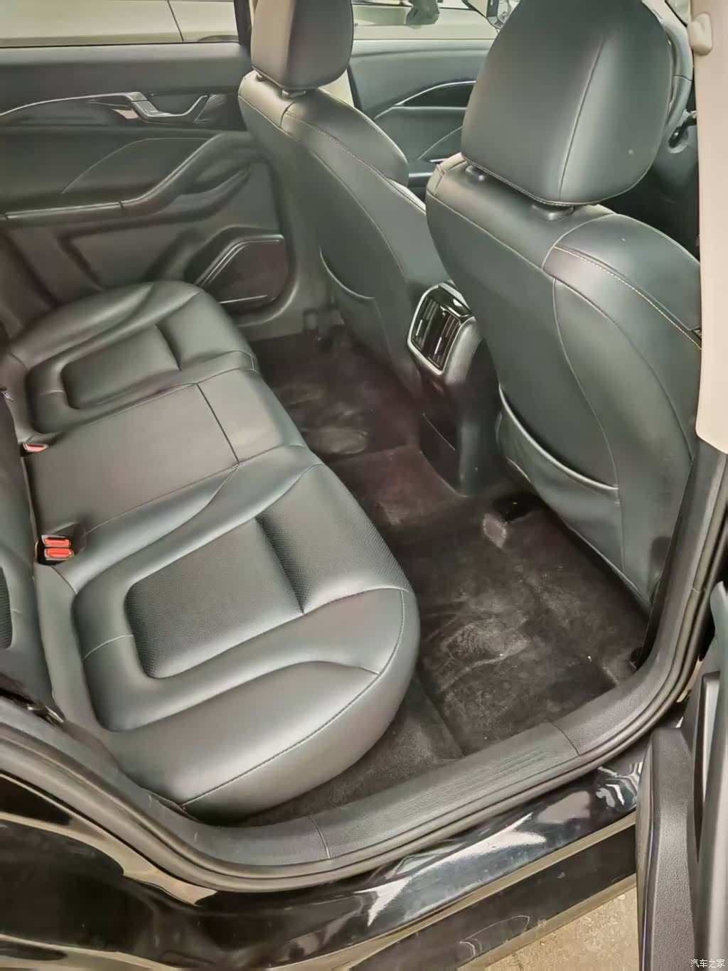 Bestune B70, 2021 10