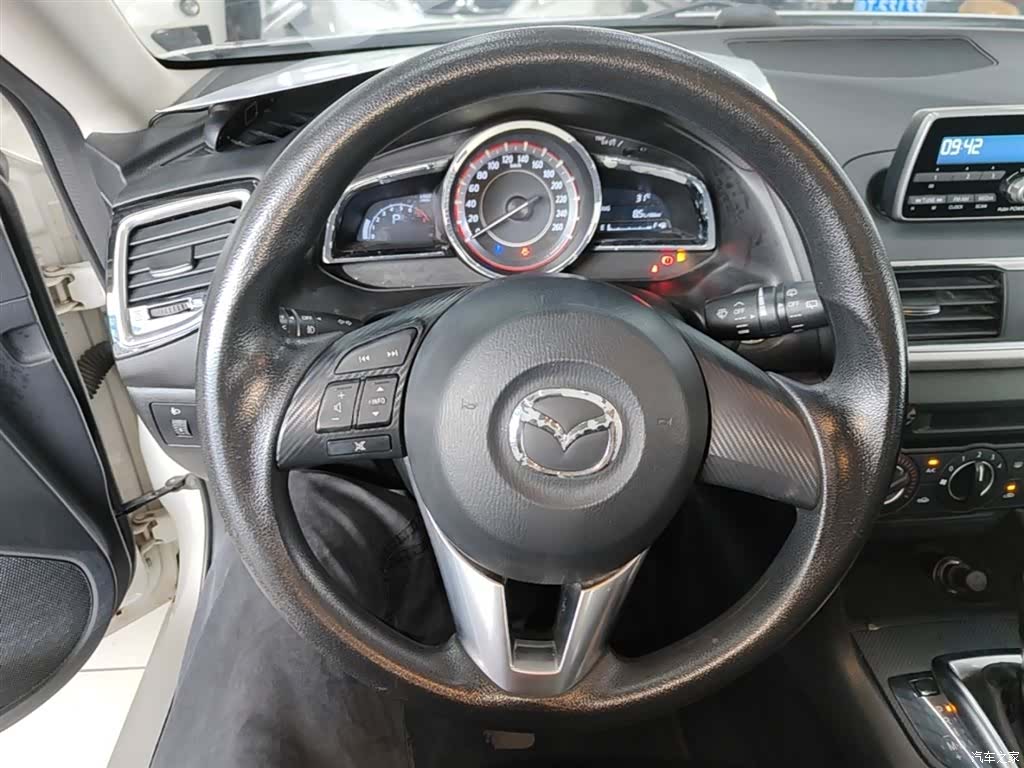Mazda Mazda3, 2016 11