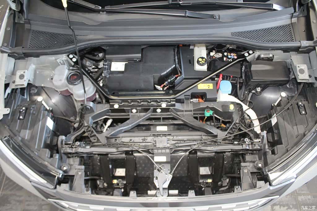 Audi Q4 e-tron, 2025 14