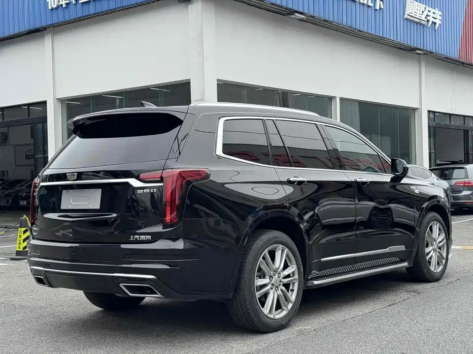 Cadillac XT6