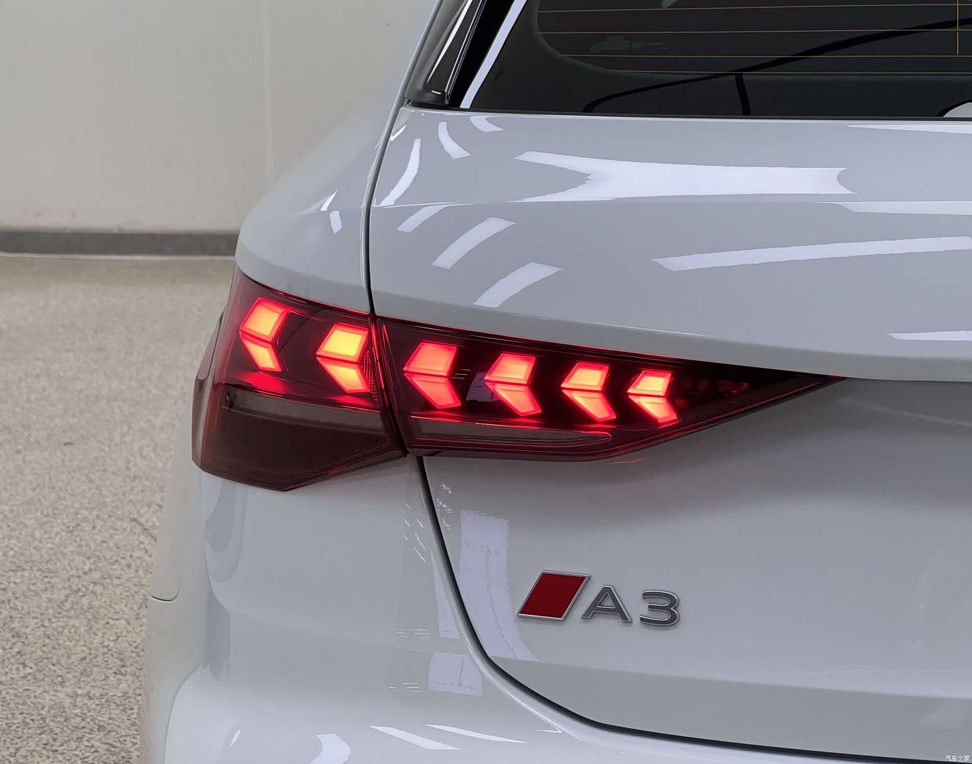 Audi Flying Spur, 2024 11