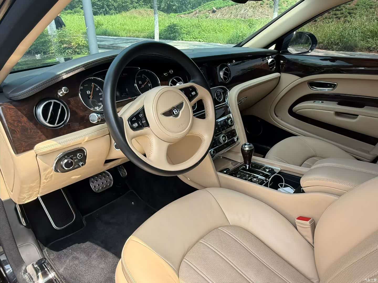 Bentley Mulsanne, 2014 7