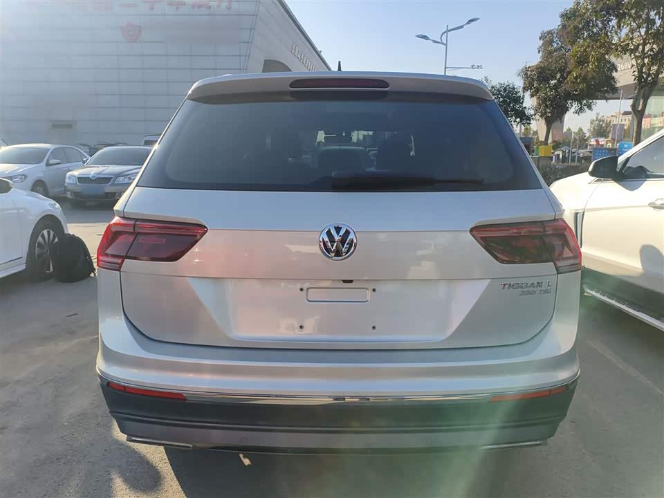 Volkswagen Tiguan L