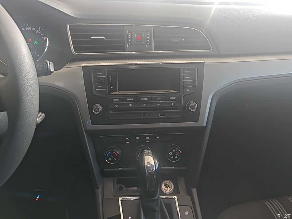 Volkswagen Lamando, 2016 13