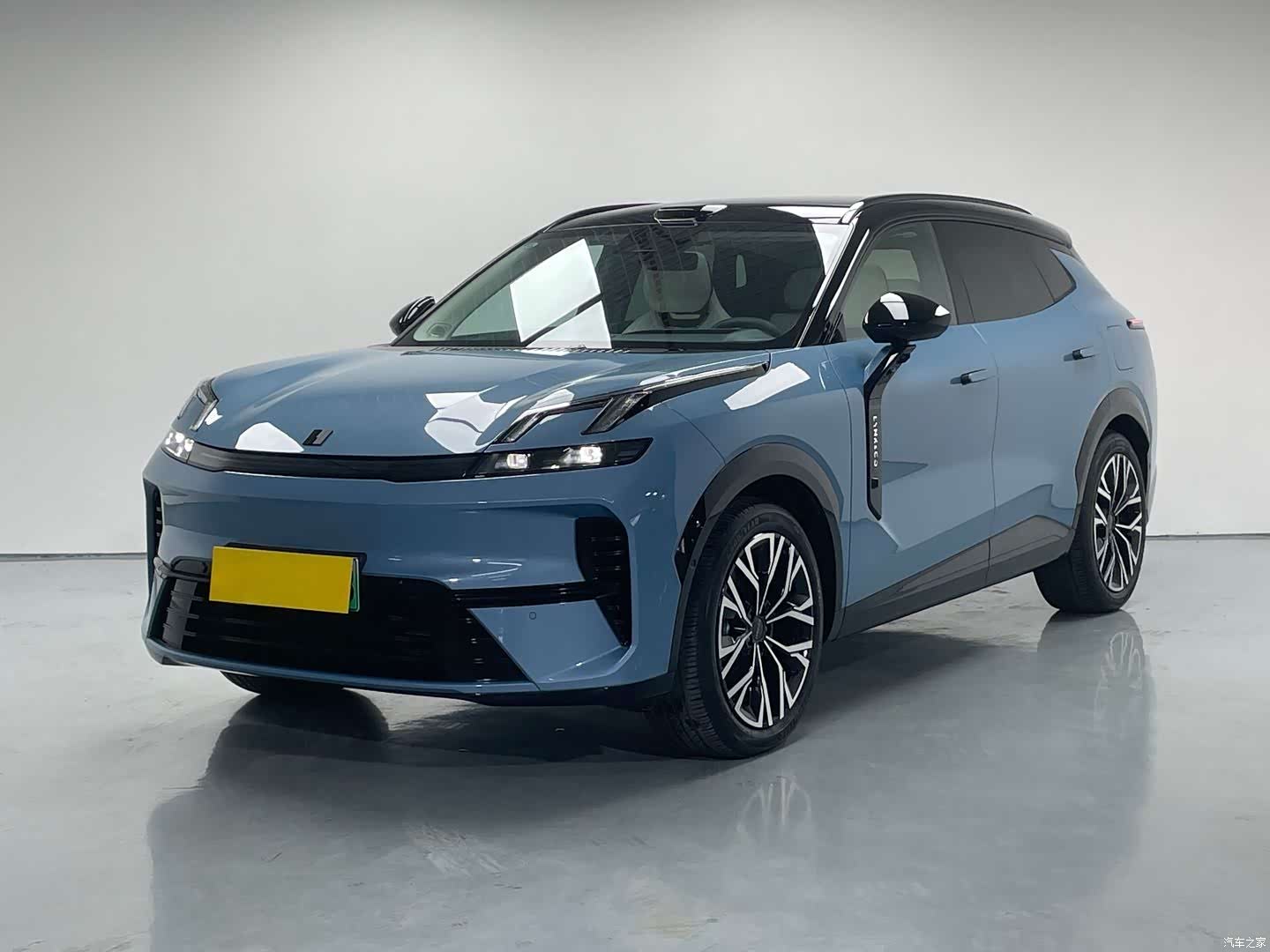Lynk & Co 02
