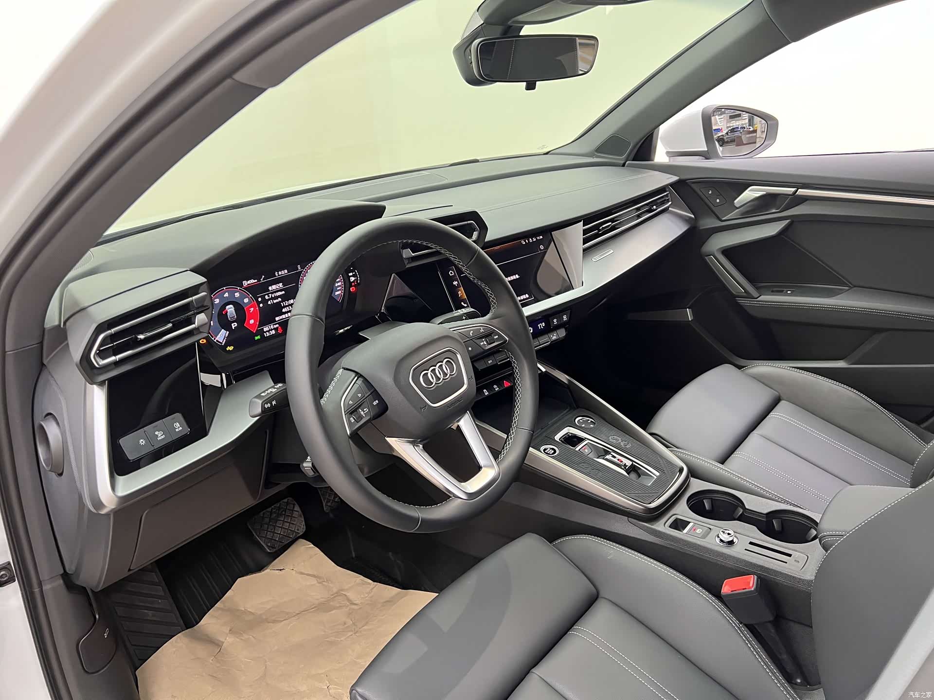 Audi Flying Spur, 2024 12
