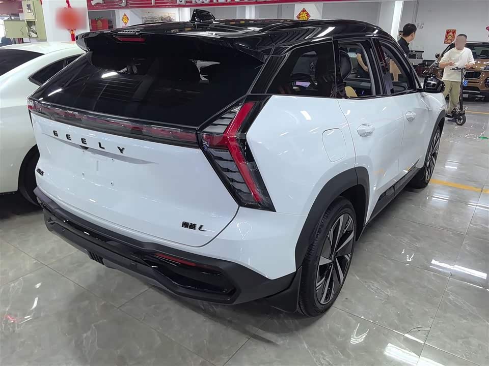 Geely Atlas L