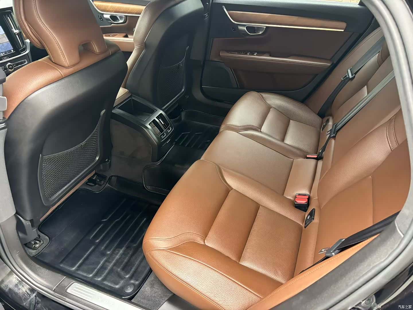 Volvo S90, 2023 все фото