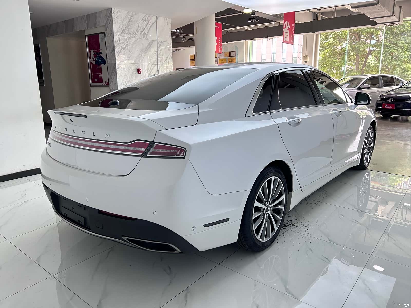 Lincoln MKZ, 2020 7