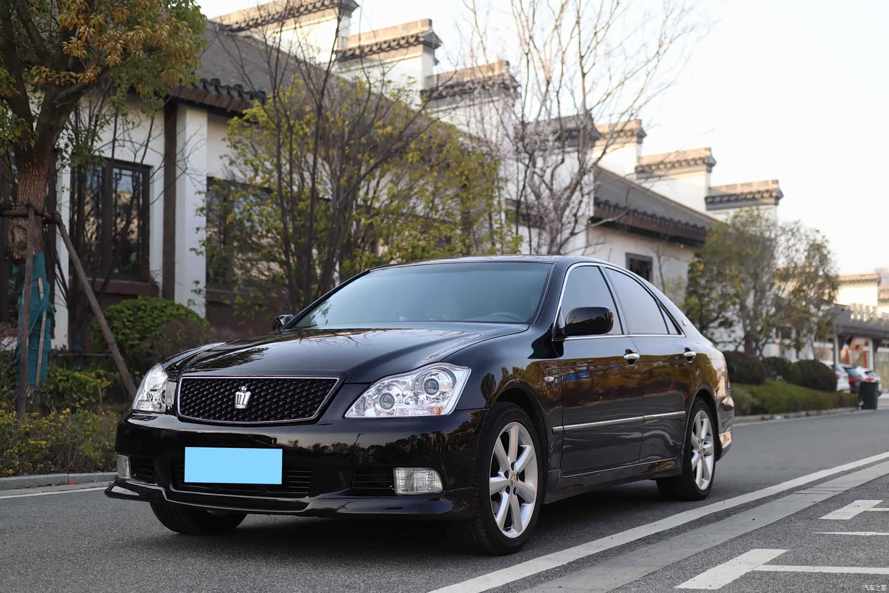 Toyota Crown, 2008 1
