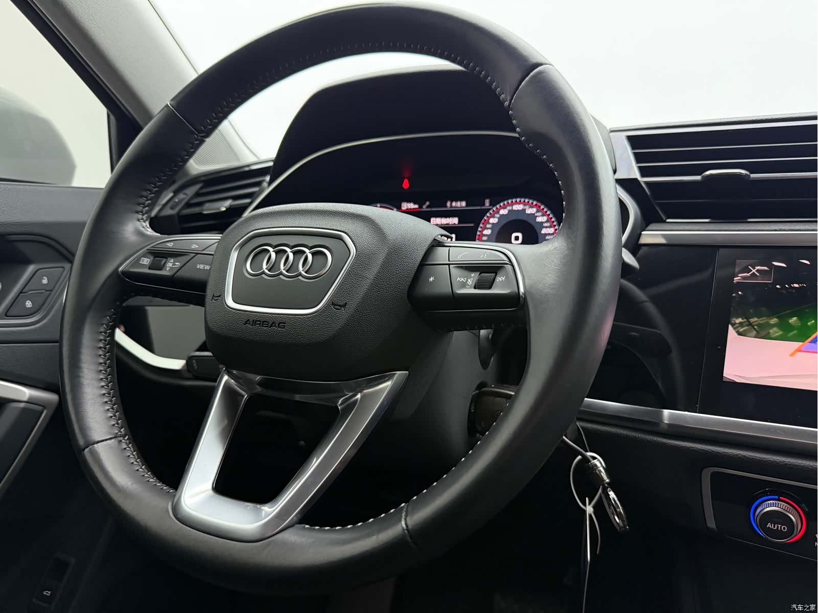 Audi Q3, 2022 13