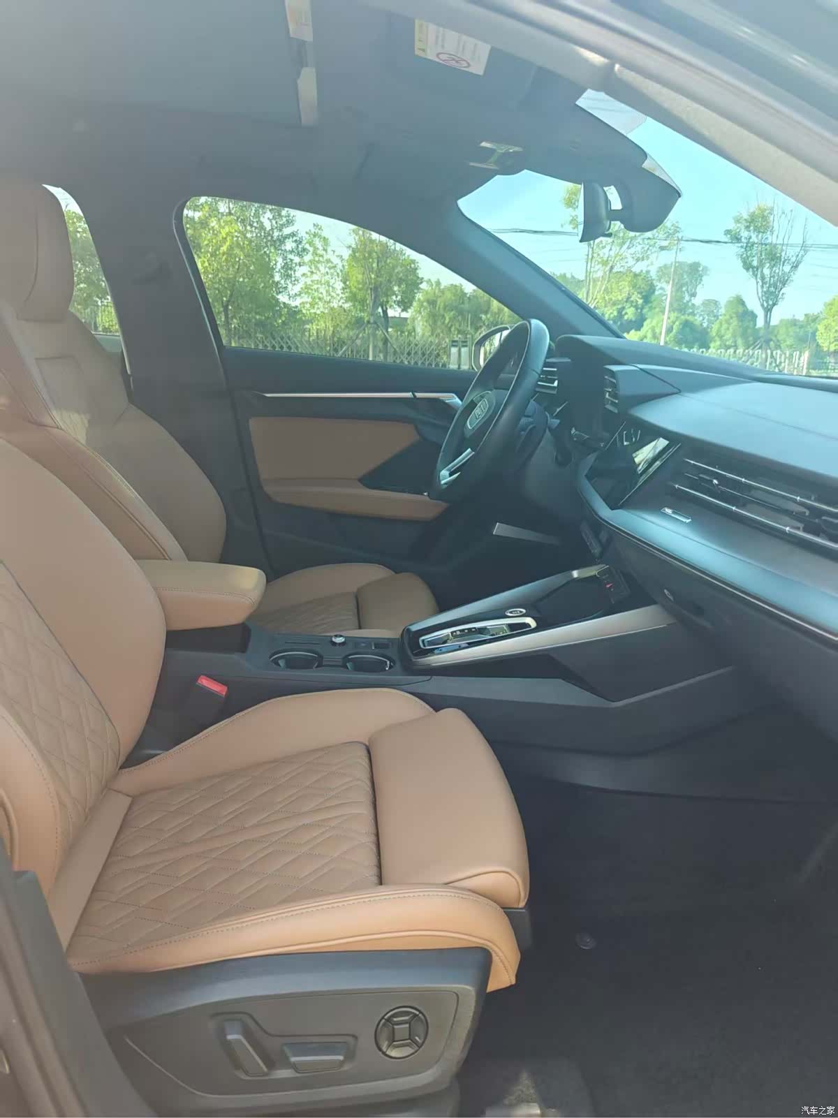 Audi Flying Spur, 2025 6