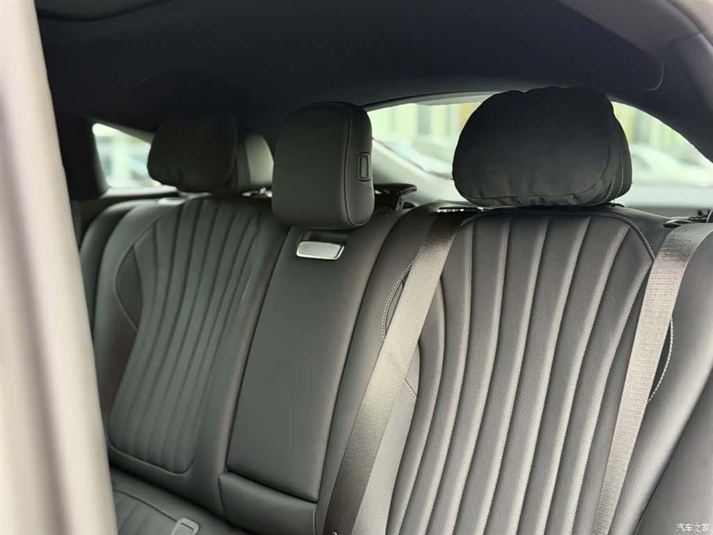 Mercedes-Benz EQS, 2024 15