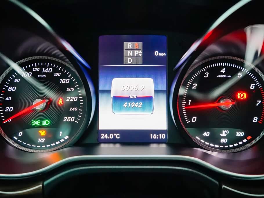 Mercedes-Benz V-class