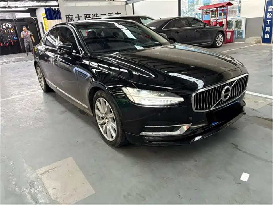Volvo S90