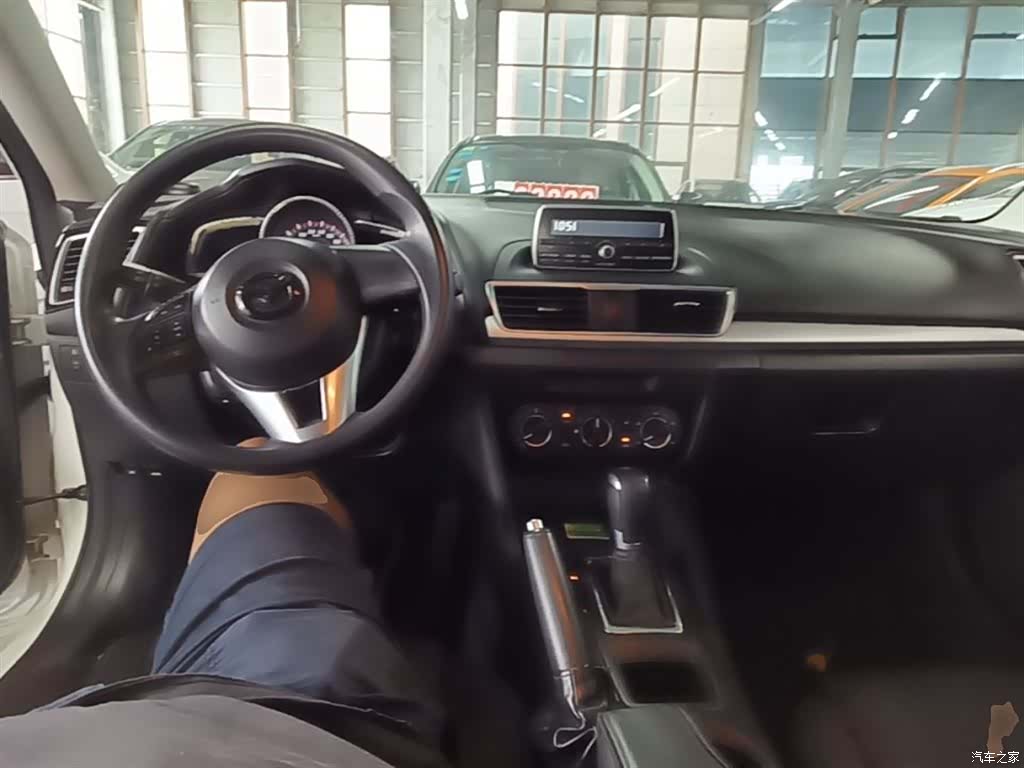 Mazda Mazda3, 2016 10