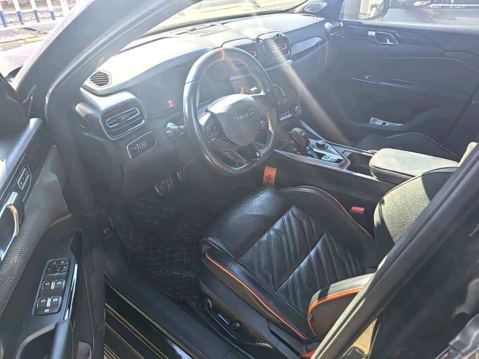 Lynk & Co 02 Hatchback