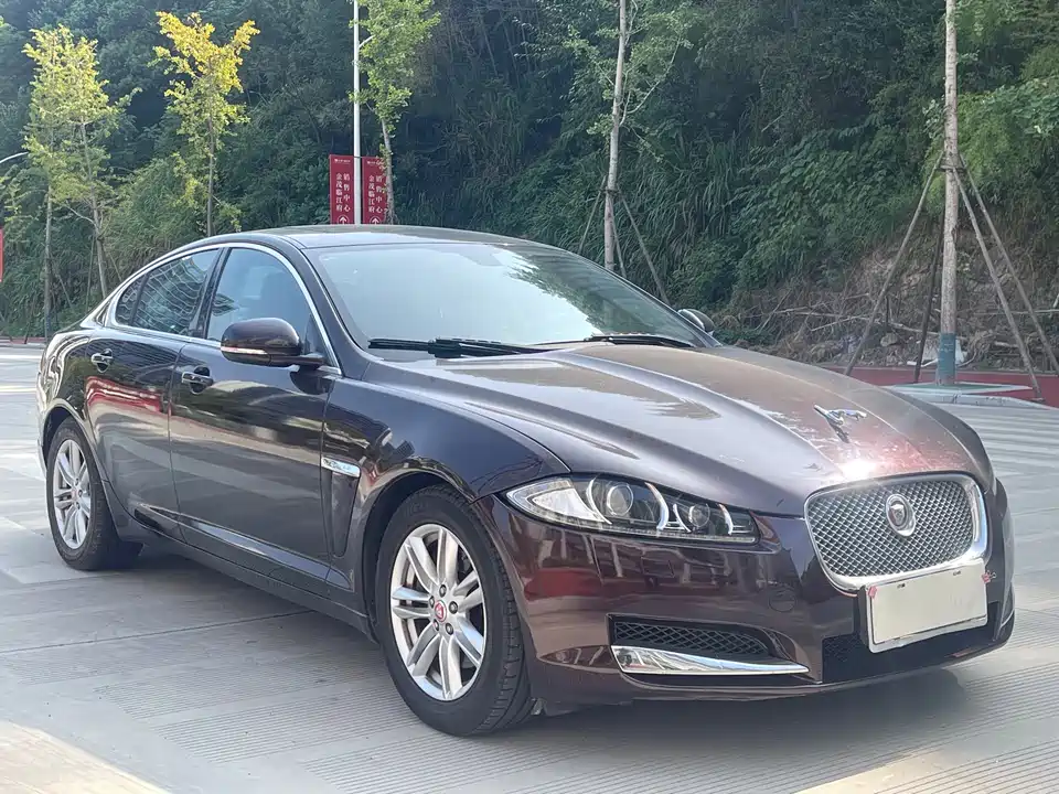 Jaguar XF