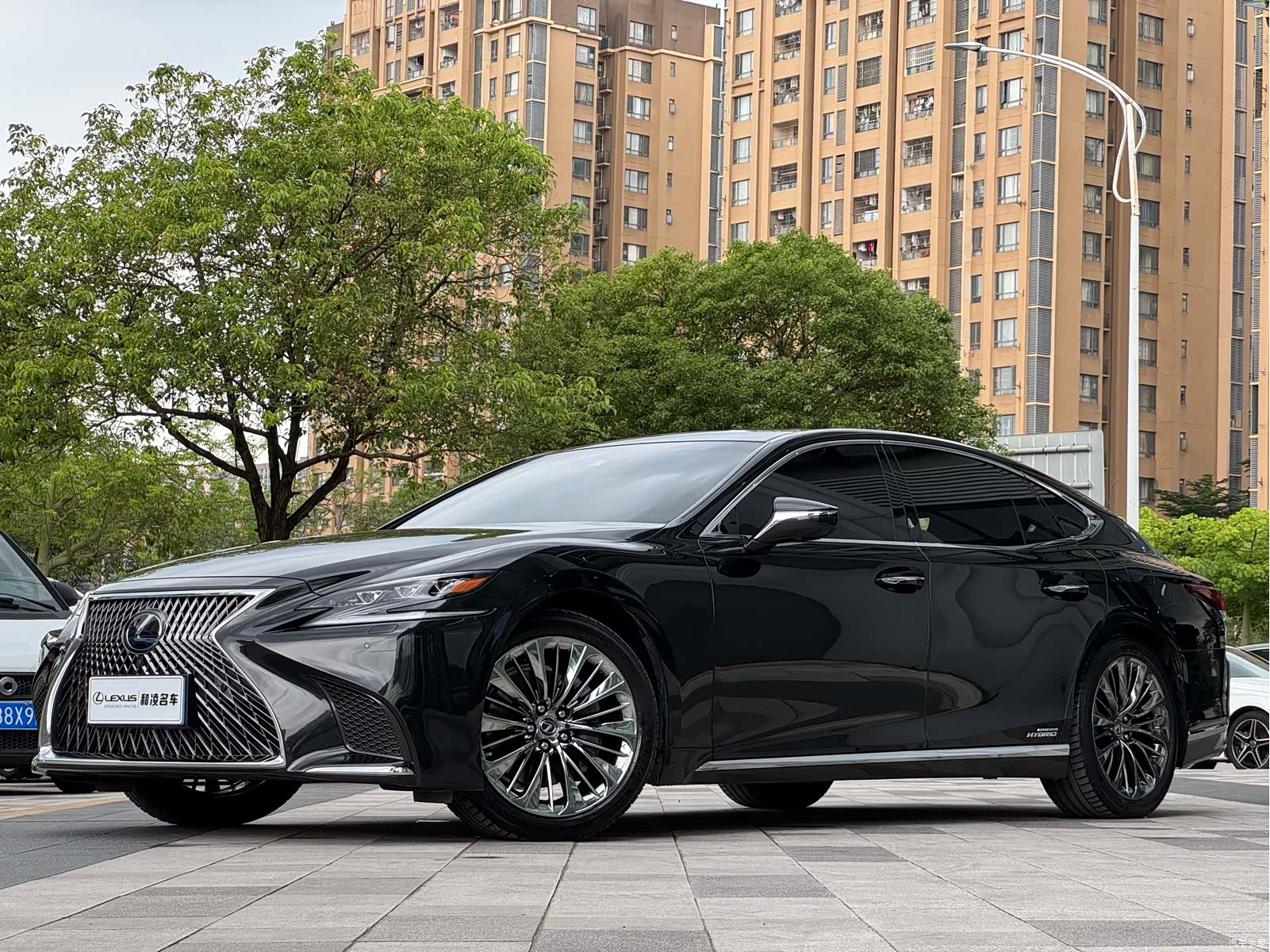 Lexus LS, 2019 1