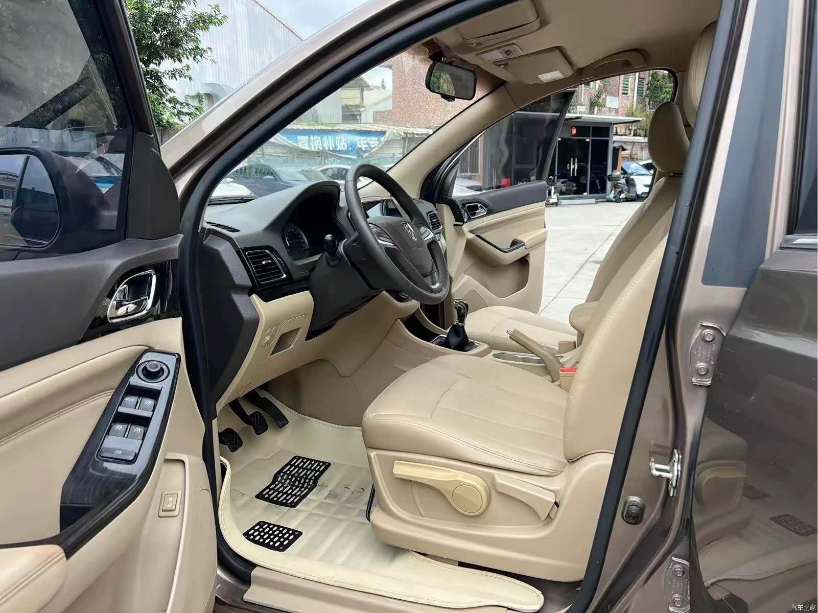 Wuling 730, 2015 4