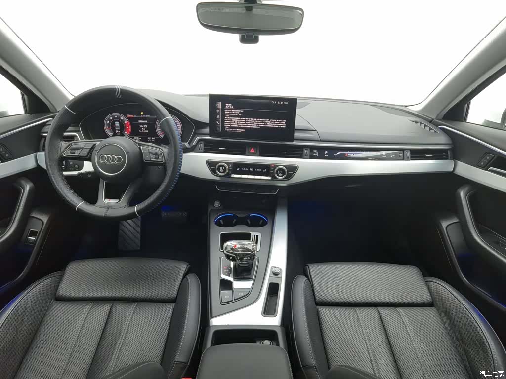 Audi A4L, 2021 все фото
