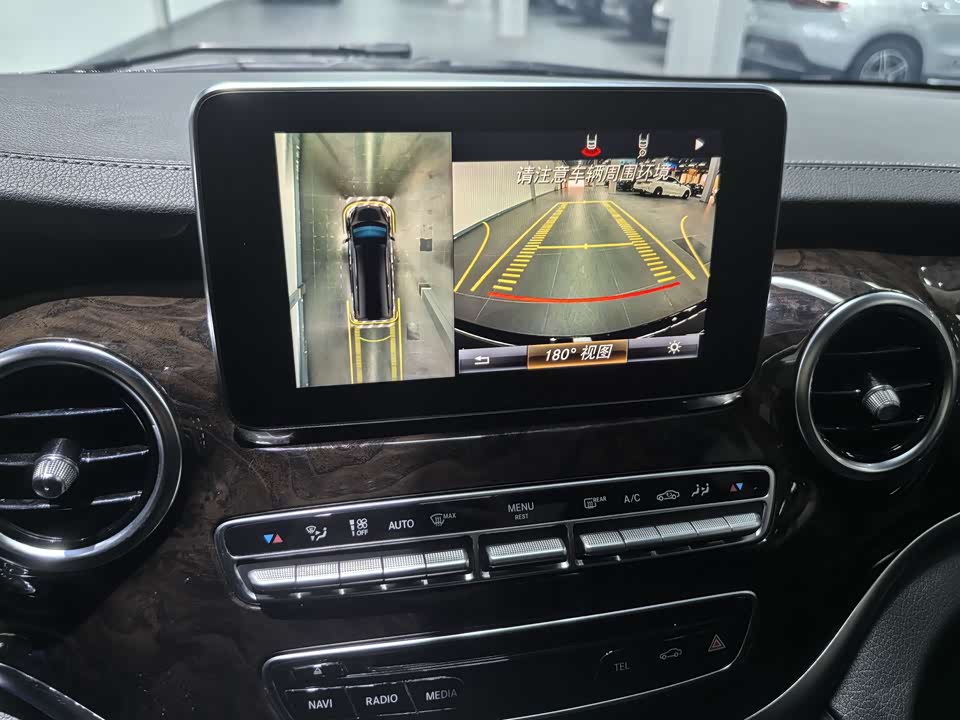 Mercedes-Benz V-class