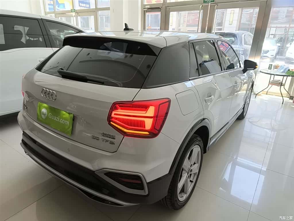 Audi Q2L, 2023 7