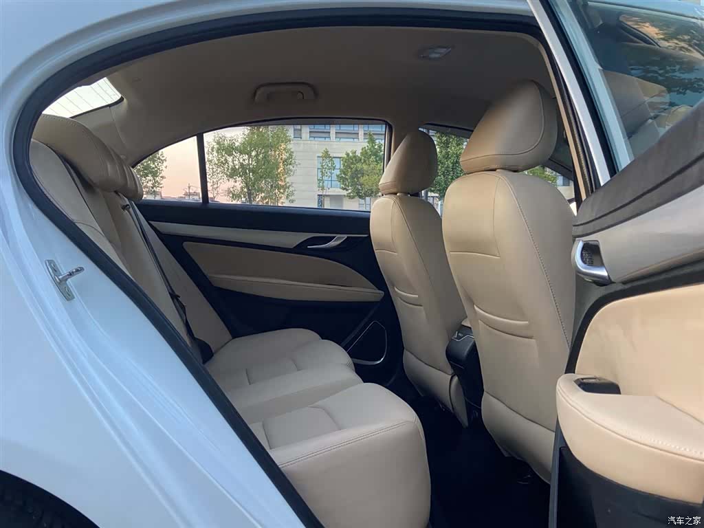 Geely Emgrand, 2018 все фото