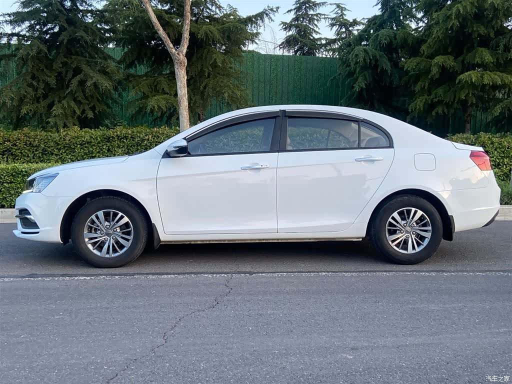 Geely Emgrand, 2018 17