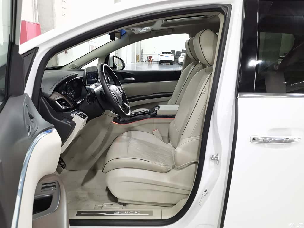 Buick GL8, 2022 10