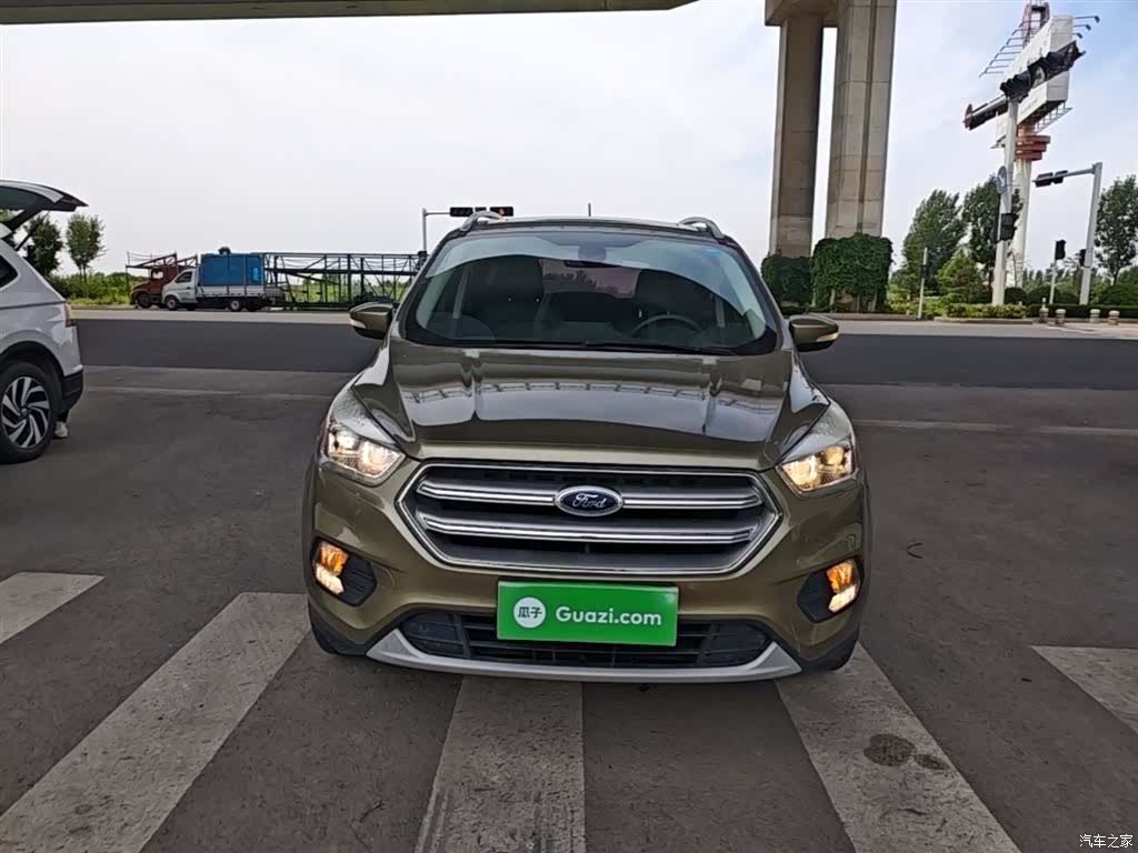 Ford Kuga, 2018 3