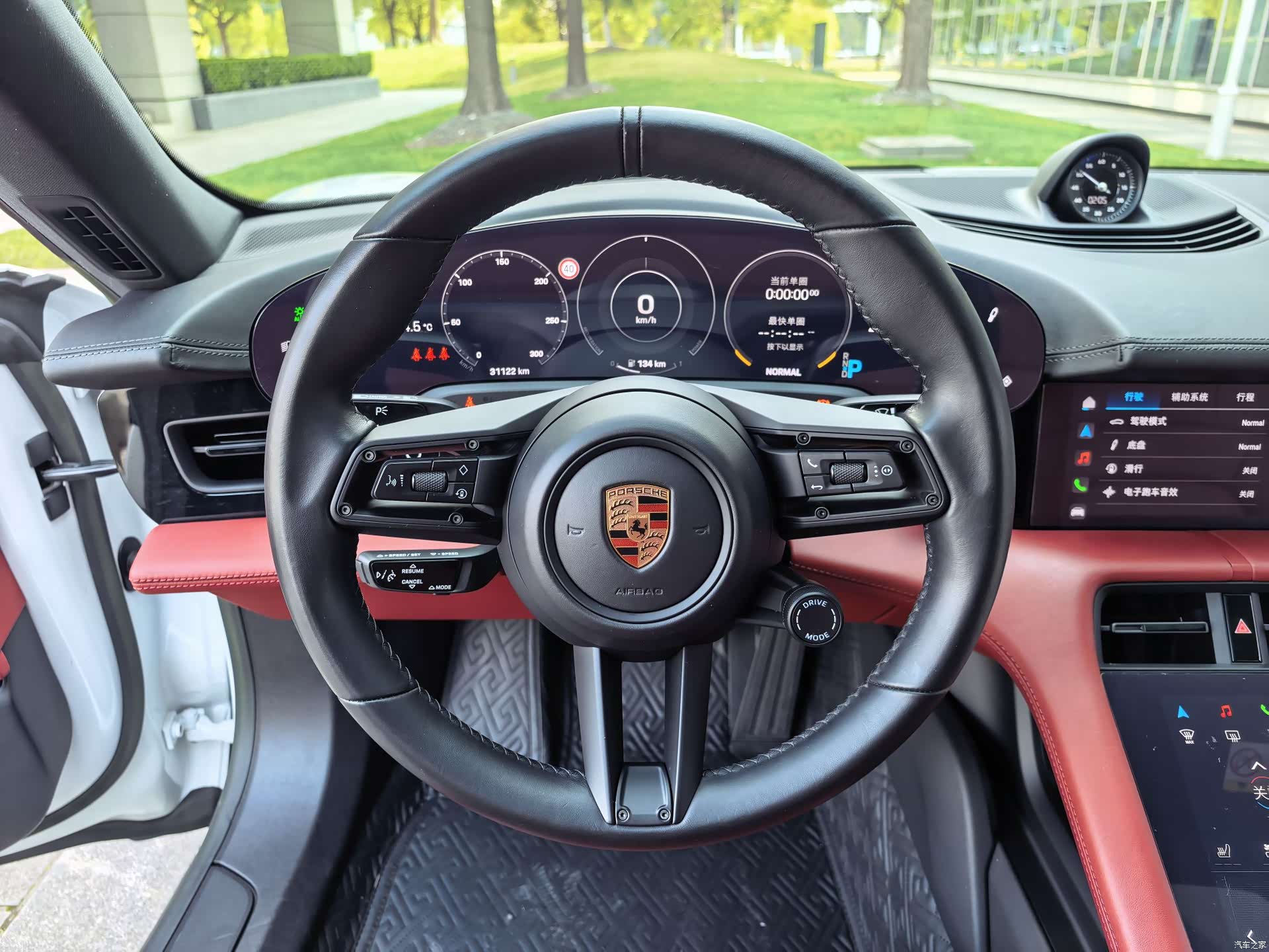 Porsche Taycan, 2023 11