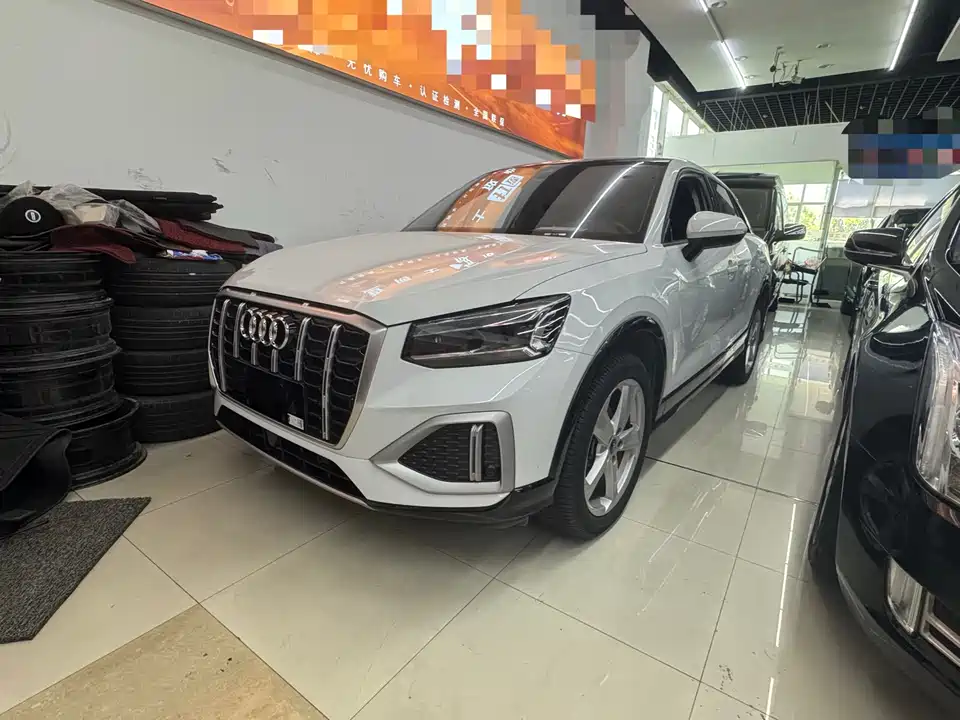Audi Q2L